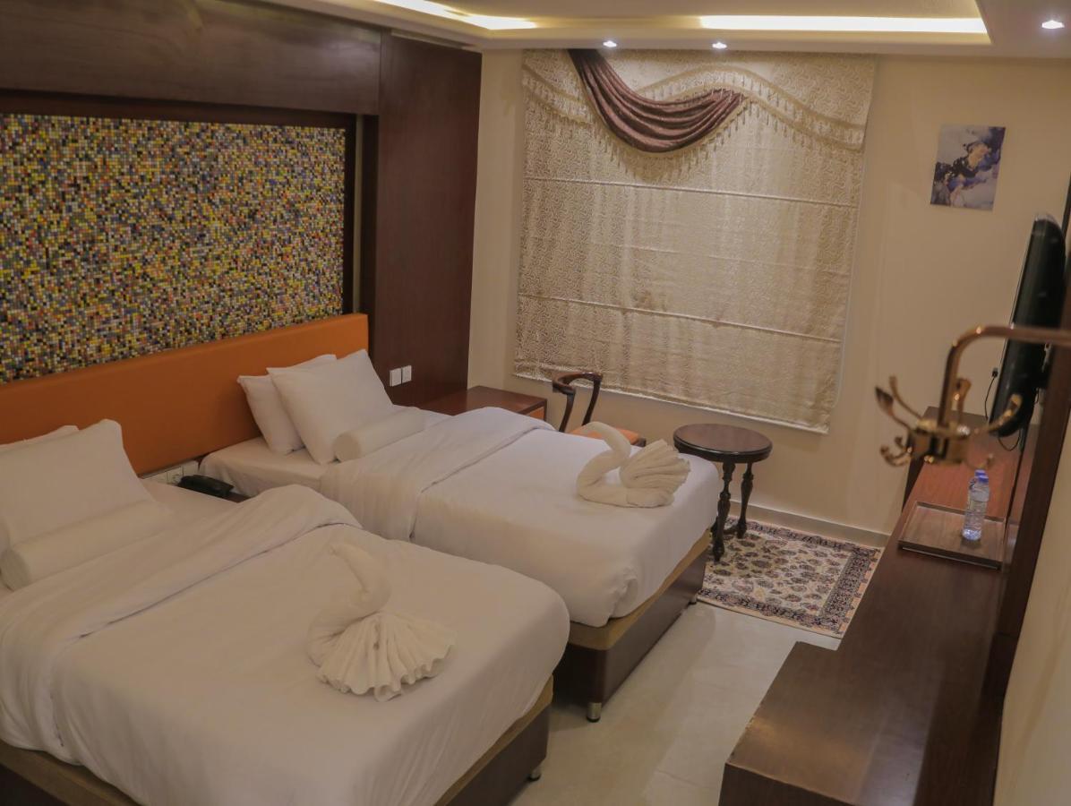Hotel Tribes
